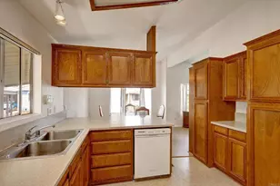 205 Mockingbird Ln, Oceanside, CA 92057 - Photo 11