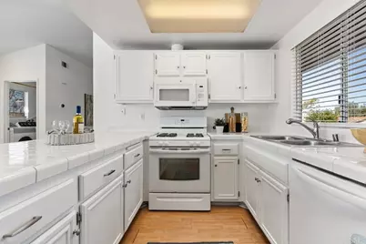 1330 Palomar Place #7, Vista, CA 92084 - Photo 9
