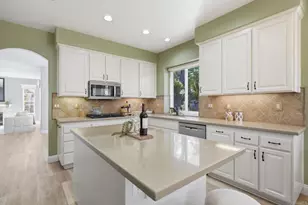 1921 Cresthaven Dr, Vista, CA 92084 - Photo 15