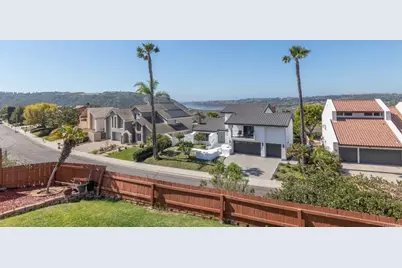 2124 Pintoresco Court, Carlsbad, CA 92009 - Photo 9