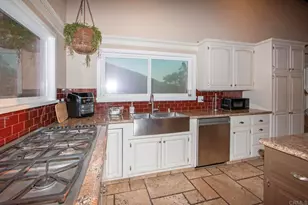 1330 Sugarbush Dr, Vista, CA 92084 - Photo 11