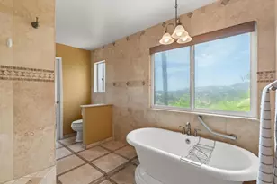 1330 Sugarbush Dr, Vista, CA 92084 - Photo 25