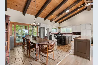1330 Sugarbush Drive, Vista, CA 92084 - Photo 7