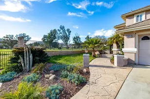 29604 Gracilior Dr, Escondido, CA 92026 - Photo 3