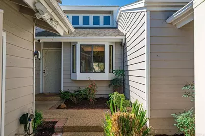 1015 Gleneagles Place, Vista, CA 92081 - Photo 3