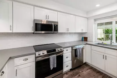 6819 Alderwood Drive, Carlsbad, CA 92011 - Photo 5