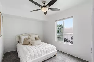 1089 Woodlake Dr, Cardiff by the Sea, CA 92007 - Photo 13