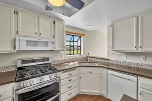 1091 Shadowridge Dr, Vista, CA 92081 - Photo 13