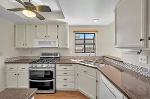 1091 Shadowridge Dr, Vista, CA 92081 - Photo 11