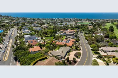 1381 W Muirlands Drive, La Jolla, CA 92037 - Photo 27