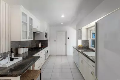 1381 W Muirlands Drive, La Jolla, CA 92037 - Photo 9