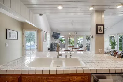 2301 Ivy Rd, Oceanside, CA 92054 - Photo 7