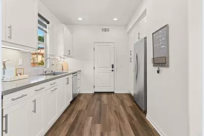 16094 Veridian Cir, San Diego, CA 92127 - Photo 7