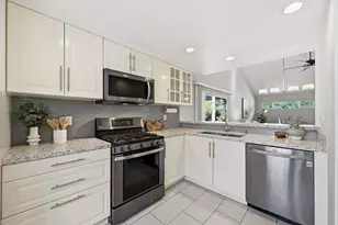 3327 Vivienda Cir, Carlsbad, CA 92009 - Photo 9