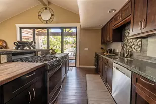 1528 Calle Narcisos, Encinitas, CA 92024 - Photo 9