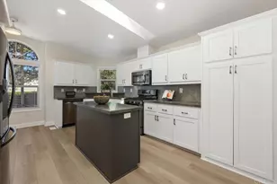 525 W El Norte Parkway, Escondido, CA 92026 - Photo 13
