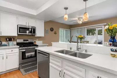 325 N Melrose Drive ##A, Vista, CA 92083 - Photo 23