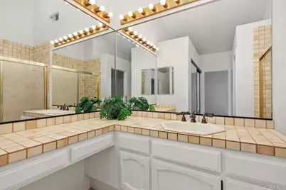 7104 Lantana, Carlsbad, CA 92011 - Photo 19