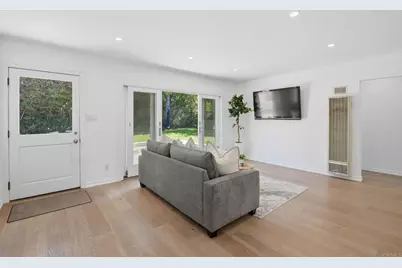 637 N Rios Avenue, Solana Beach, CA 92075 - Photo 9