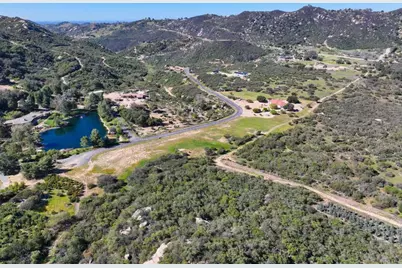 10204 Mount Olympus Valley Rd Road, Fallbrook, CA 92028 - Photo 41