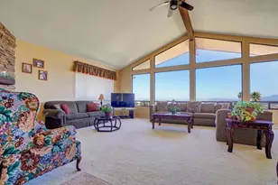 10549 Cerveza Dr, Escondido, CA 92026 - Photo 9