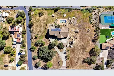 10549 Cerveza Drive, Escondido, CA 92026 - Photo 5