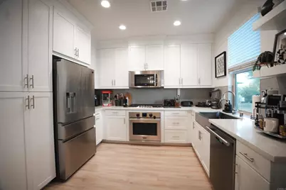 2137 Solara Lane, Vista, CA 92081 - Photo 5