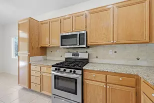 8899 Tobira Dr, Escondido, CA 92026 - Photo 15