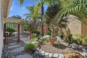 8899 Tobira Dr, Escondido, CA 92026 - Photo 31