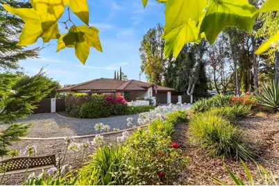 1305 Scenic Dr, Escondido, CA 92029 - Photo 3
