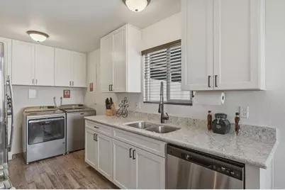 3176 Isabella Drive, Oceanside, CA 92056 - Photo 13