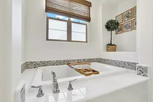 6640 Hollyleaf Ct, Carlsbad, CA 92011 - Photo 23