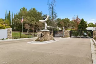 18218 Paradise Mountain Road, Valley Center, CA 92082 - Photo 9