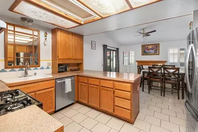 1361 S Palm Avenue, Hemet, CA 92543 - Photo 5