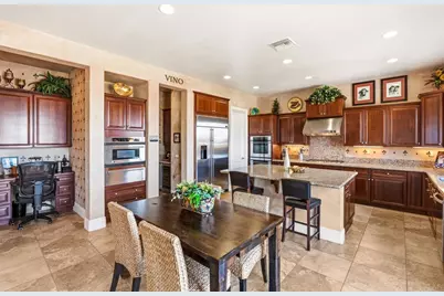 7090 Corintia Street, Carlsbad, CA 92009 - Photo 7