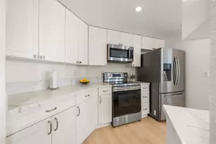 680 Camino De La Reina, San Diego, CA 92108 - Photo 11