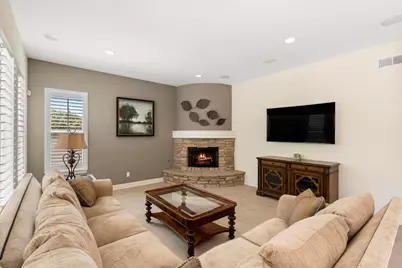 7062 Crystalline Dr, Carlsbad, CA 92011 - Photo 15