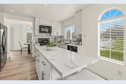 2807 Valley Vista Way, Oceanside, CA 92054 - Photo 11