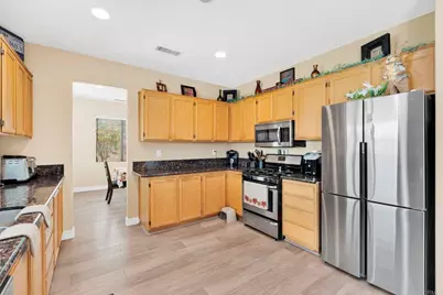 17866 Robusta Drive, Riverside, CA 92503 - Photo 15