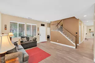 17866 Robusta Dr, Riverside, CA 92503 - Photo 5