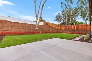 6428 Chiriqui Ln, Carlsbad, CA 92009 - Photo 5