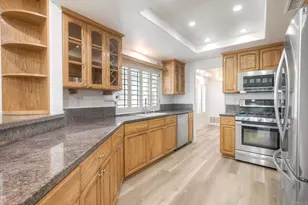 1043 Cordoba Way, Vista, CA 92081 - Photo 9