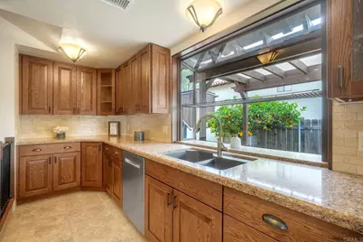 2740 Crownpoint Pl, Escondido, CA 92027 - Photo 13