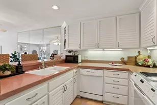 7126 Marina Pacifica Dr, Long Beach, CA 90803 - Photo 9