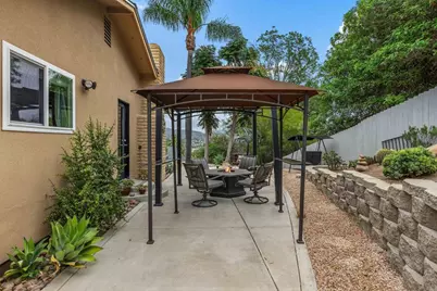 220 Journeys End, Vista, CA 92083 - Photo 23