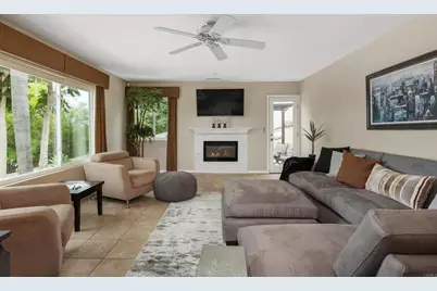 220 Journeys End, Vista, CA 92083 - Photo 5