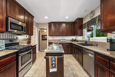 220 Journeys End, Vista, CA 92083 - Photo 13
