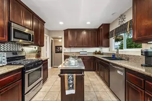 220 Journeys End, Vista, CA 92083 - Photo 13