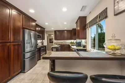 220 Journeys End, Vista, CA 92083 - Photo 11