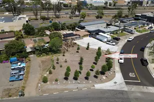 2094 Thibodo Ct, Vista, CA 92081 - Photo 3